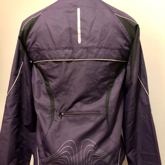 Running Jacket - Picture 4 of 5